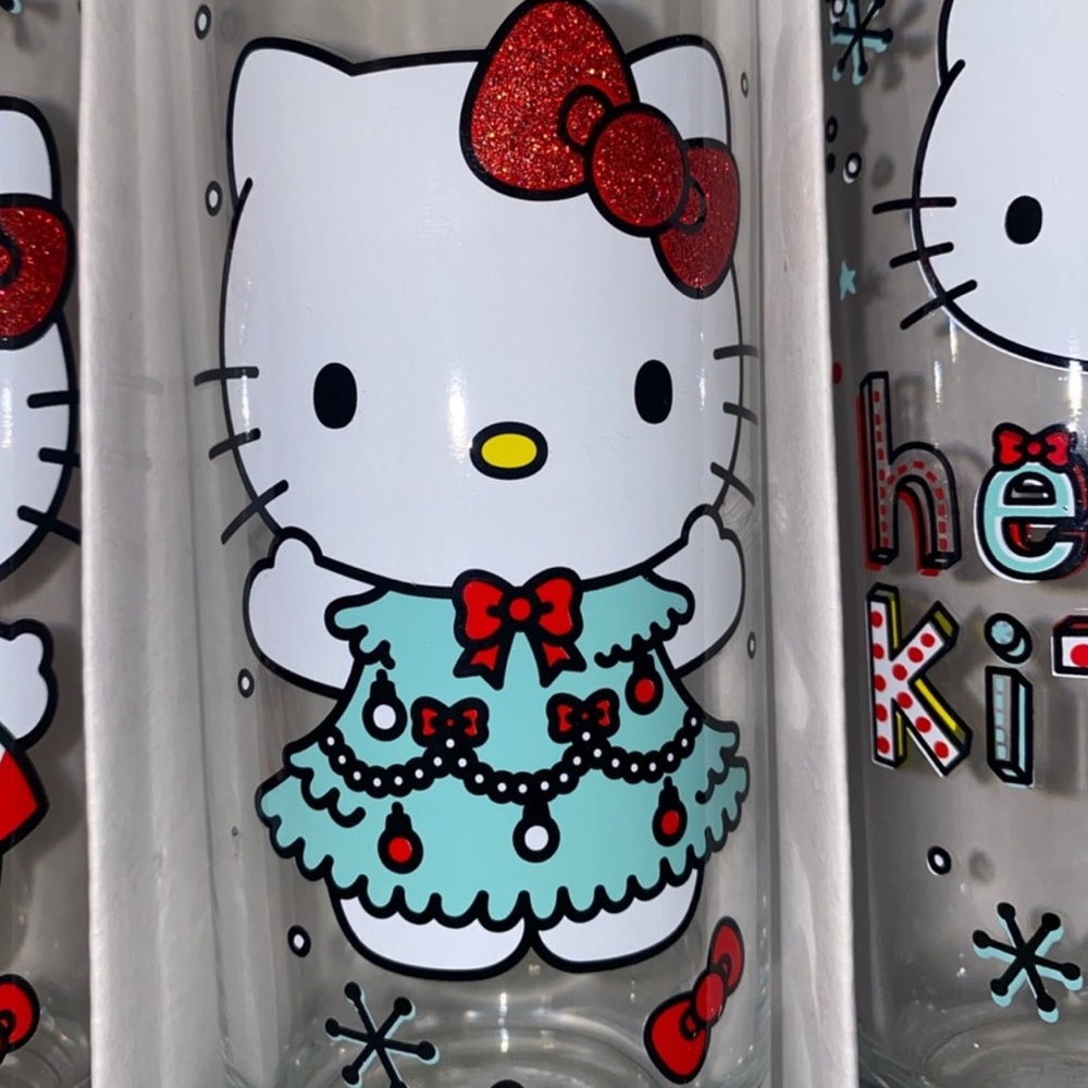 π HELLO KITTY GLASSWARE SET of 4 - Picture 3 of 6
